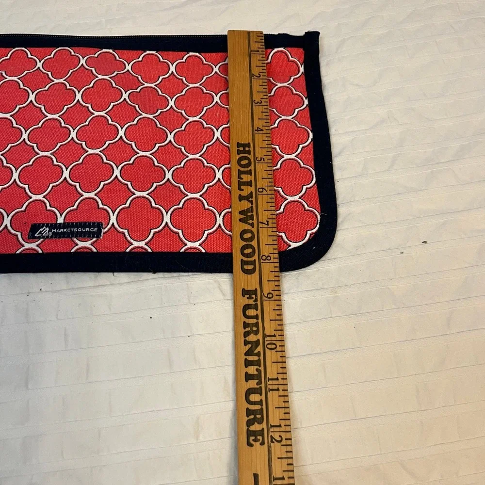 Ame & Lulu Red Quatrefoil Zipper Pouch Wristlet‎ Travel Cosmetic Bag